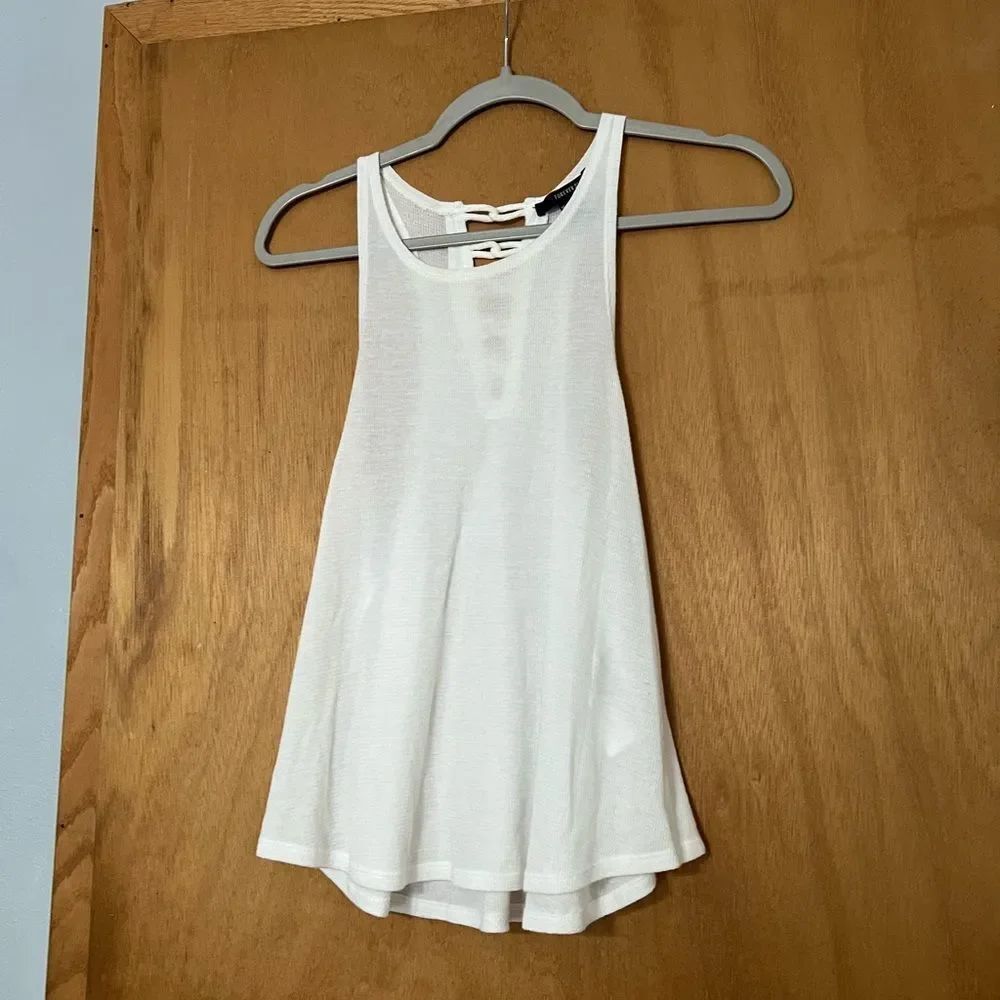 Forever 21 White Tank Top Size M